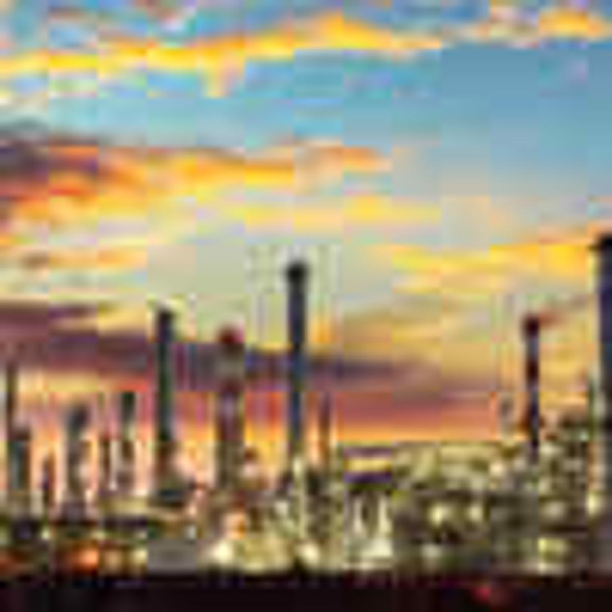 IOCL Refineries Exceed 100% Capacity Amid Fuel Price Hike, Focus on Green Hydrogen