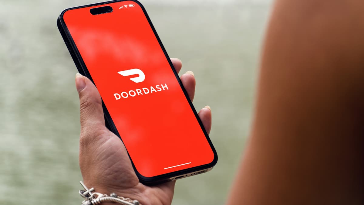 DoorDash Expands Delivery with Regional Retailers