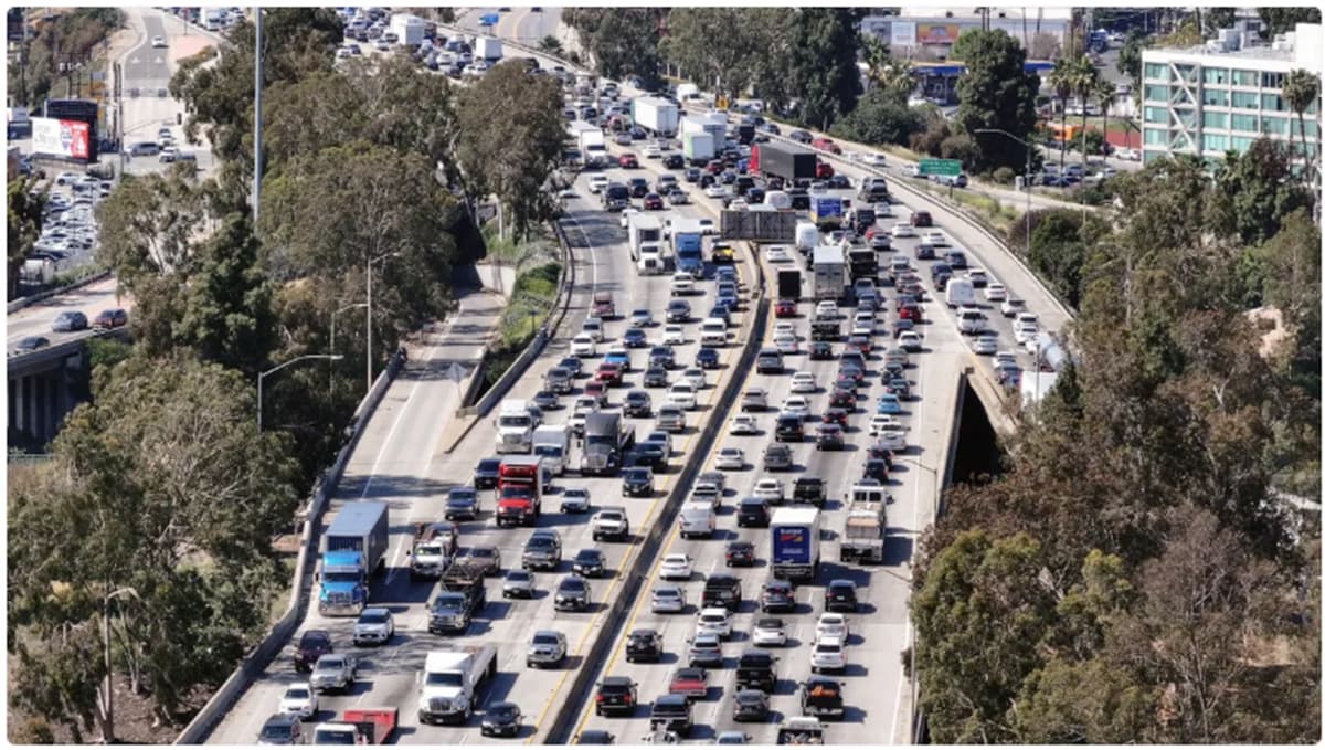 California Considers High-Speed Buses with V2X Technology