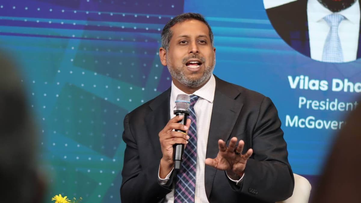 Don't Let War Blow up AI Plans, Experts Warn