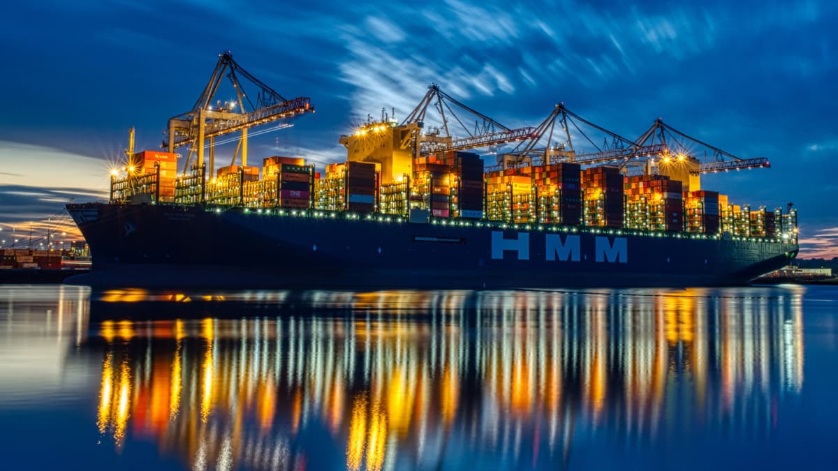 HMM Stays in the Black in Q4