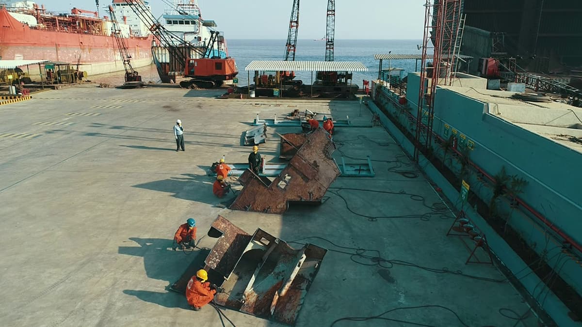 Dodgy Owners Start Sending Sanctioned Tankers to the Subcontinent