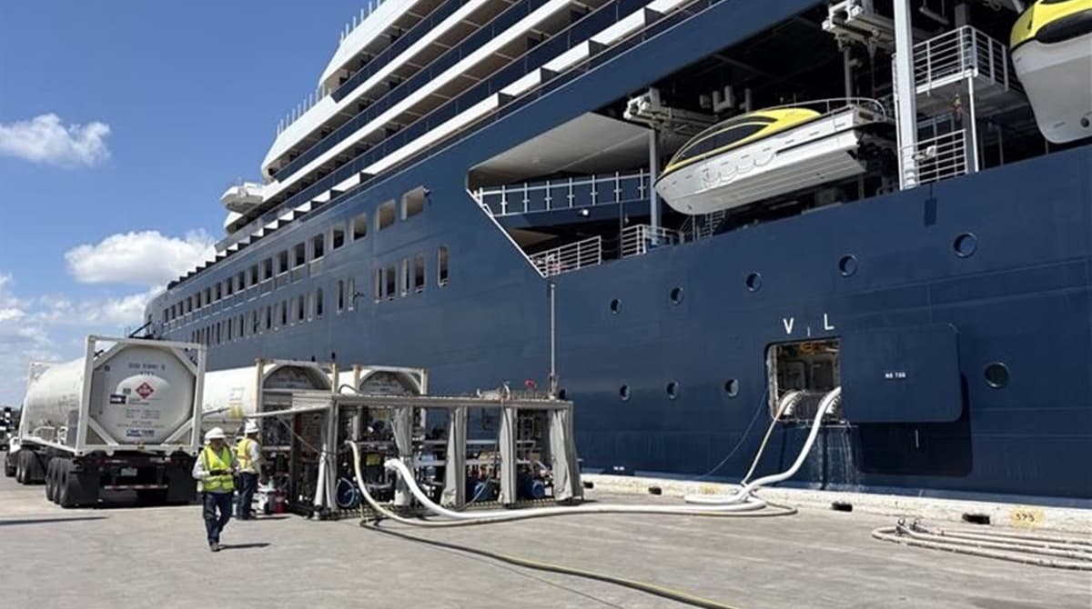 First LNG Shore-to-Ship Bunkering Operation at South Florida Port