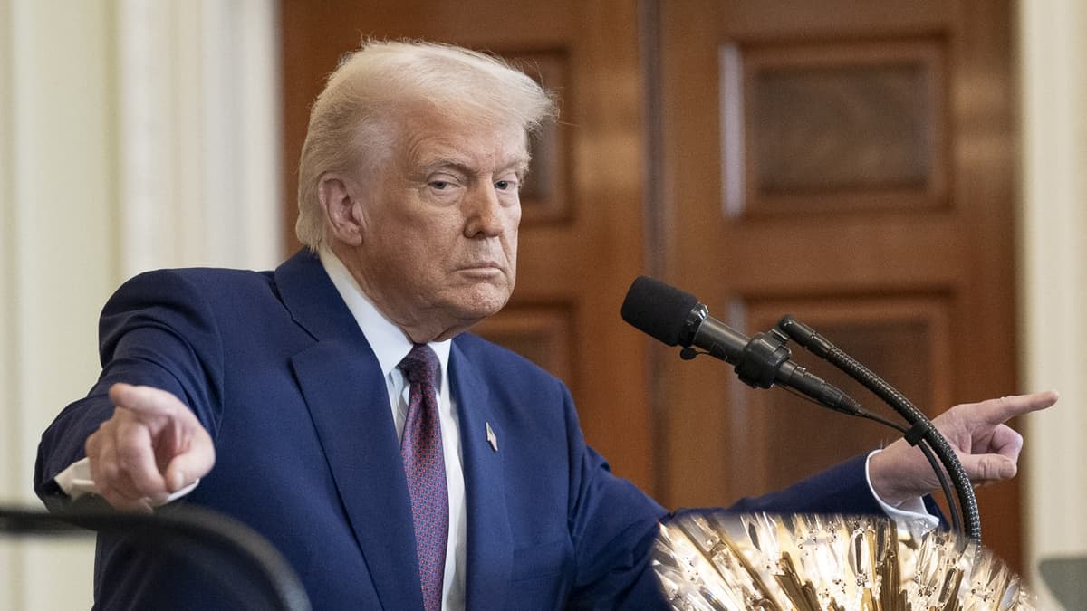 Trump Announces Hormuz Evacuation Plan for Stranded Ships