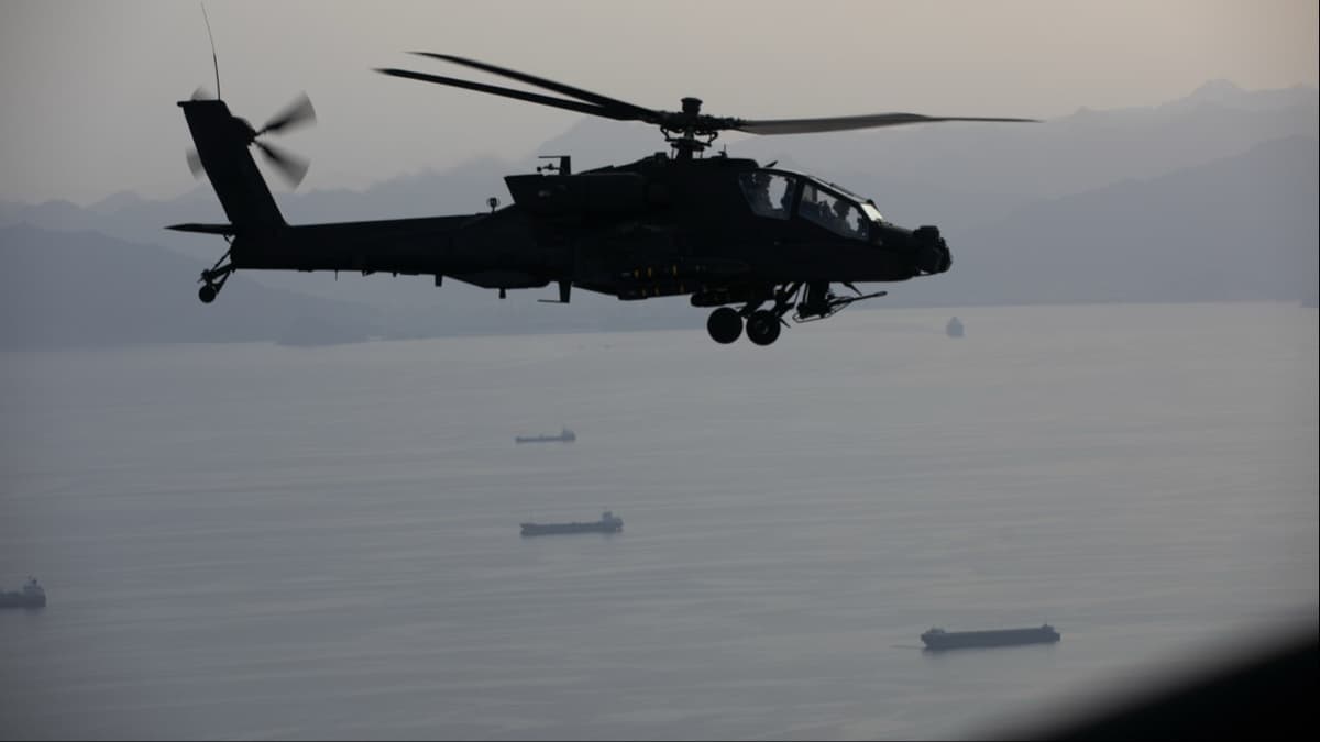 Charity Urges Seafarers Not to Run Hormuz Gauntlet as Attacks Escalate