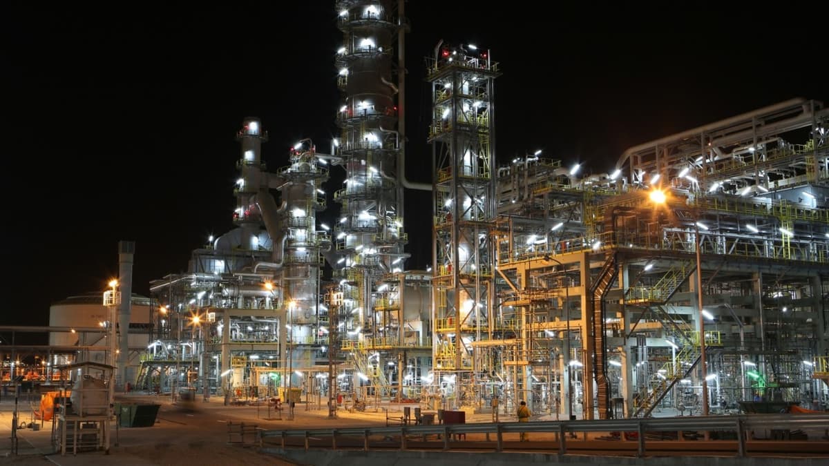 IEA Cuts Oil Outlook on ‘Largest Disruption in History’