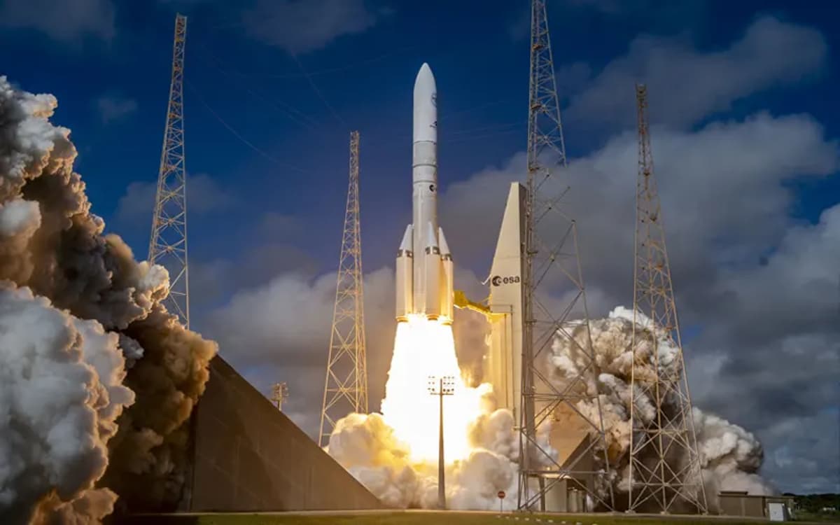 First Upgraded Ariane 6 Rocket Launches 36 Satellites for Amazon