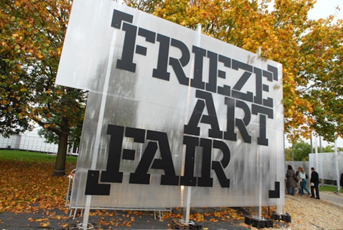 Frieze London 2026 Puts Discovery First with New Curated Sections + 171 Galleries