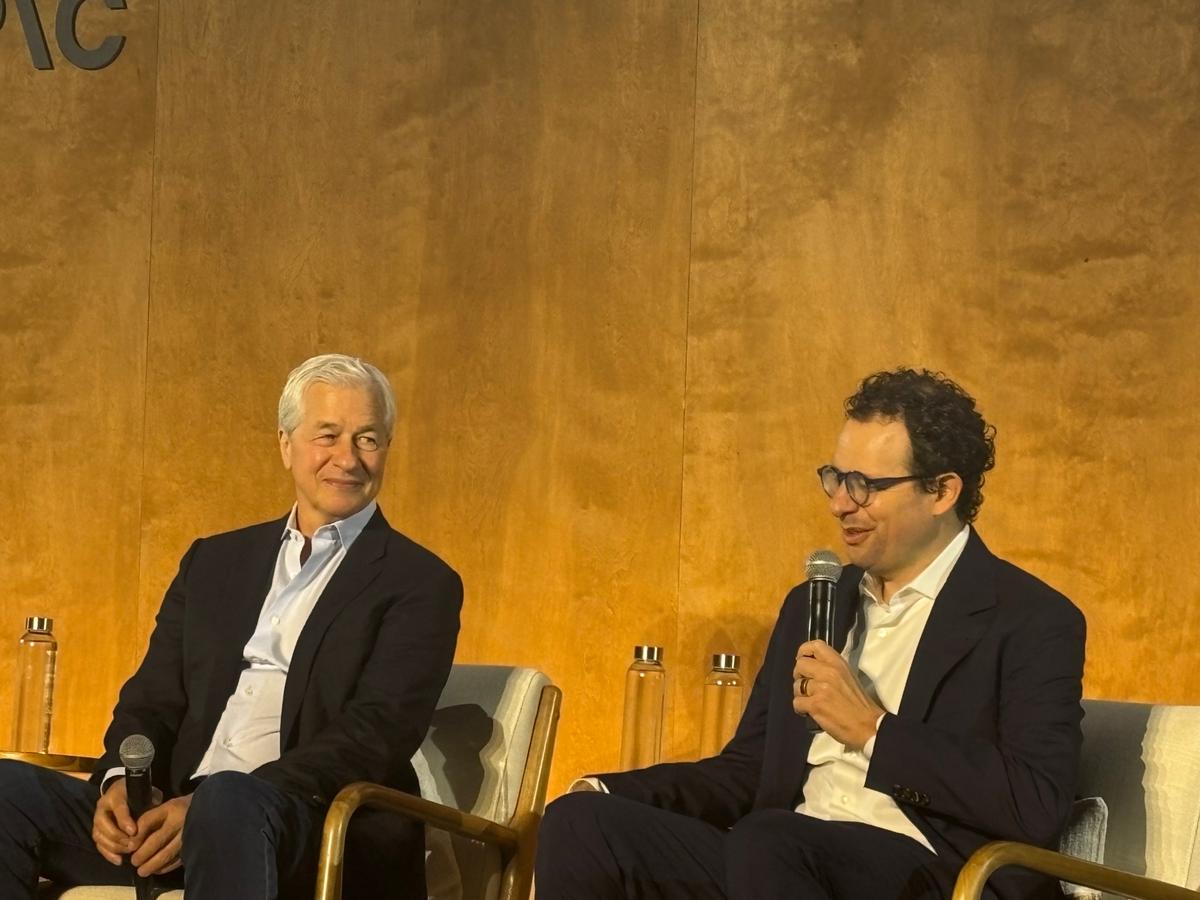 Jamie Dimon and Dario Amodei Sidestep Question About Whether the AI Cyber ‘Freakout’ Is Warranted