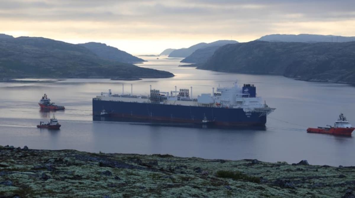 Russia-Linked LNG Carrier ‘Merkuriy’ Loads at Arctic Hub, Expanding Shadow Fleet Capacity