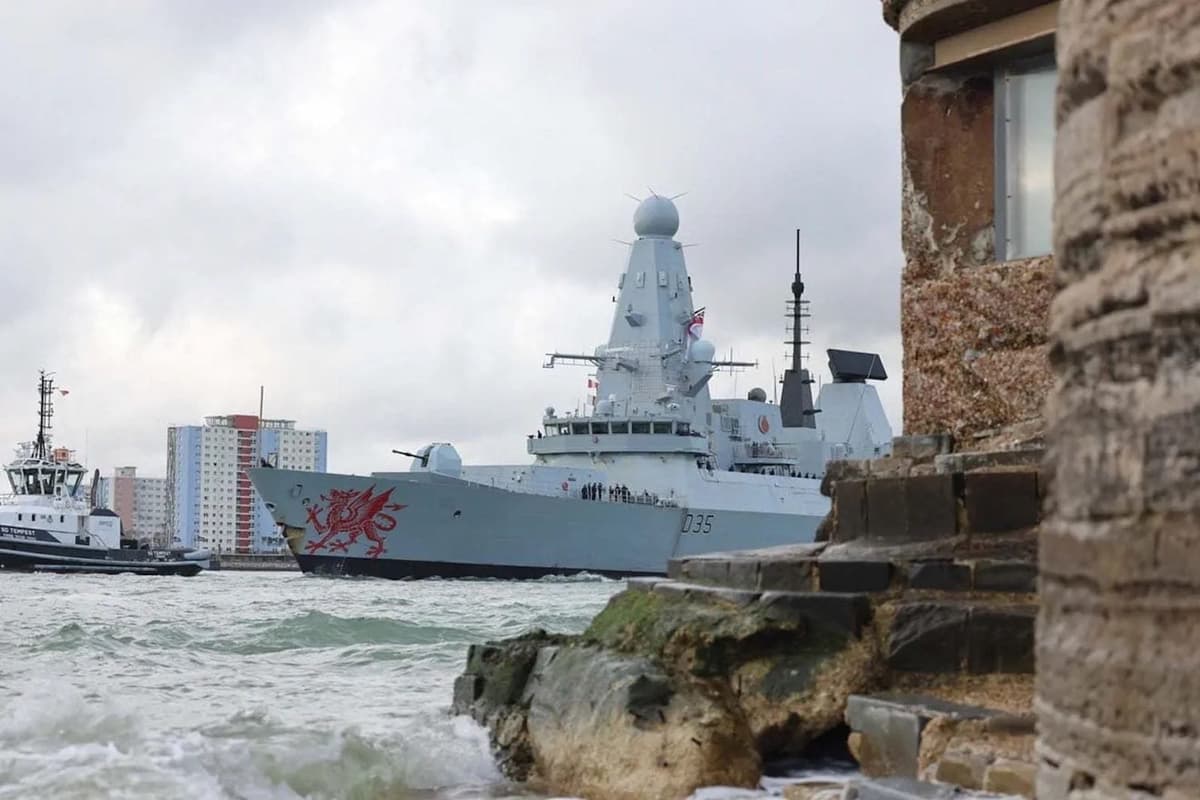 Royal Navy Sends Missile Destroyer HMS Dragon to Eastern Mediterranean
