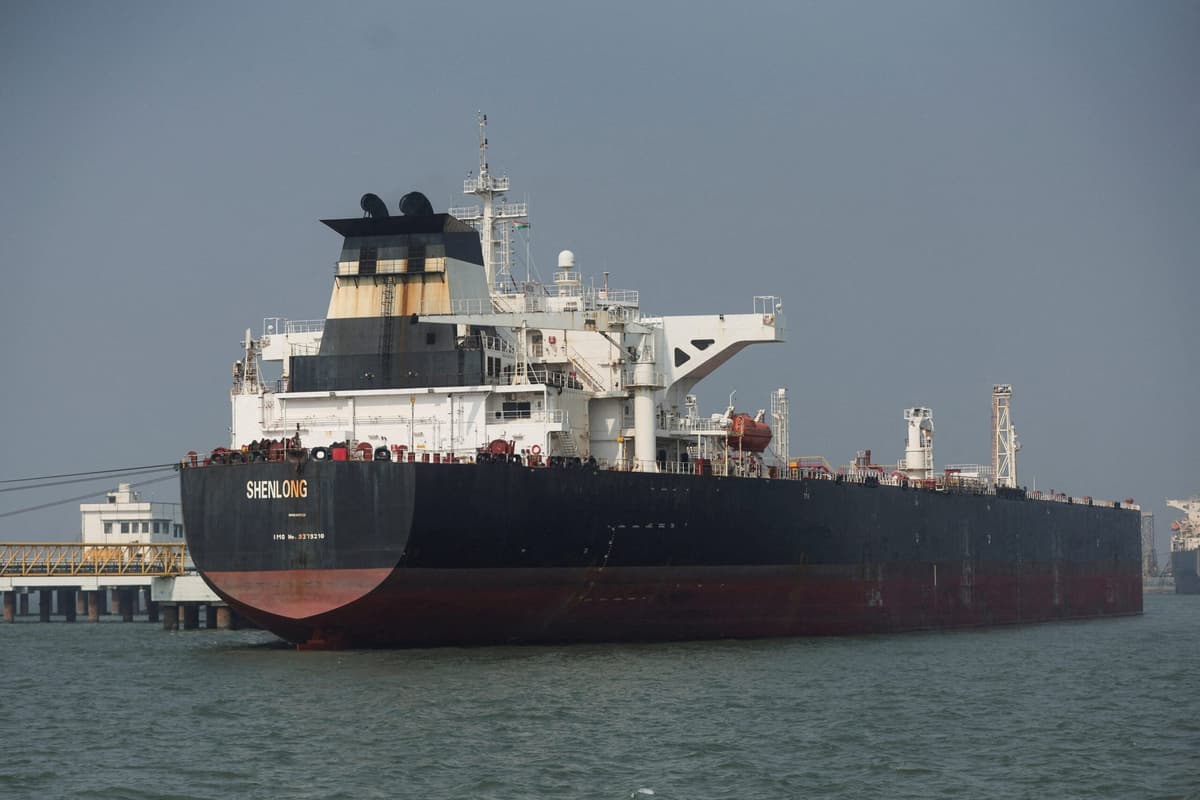 Saudi Arabia Set For Oil Windfall After Hormuz Boosts Prices