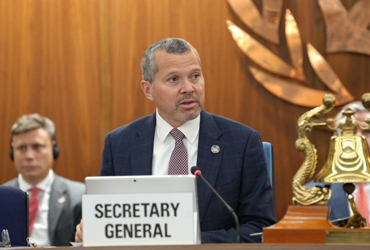 IMO Chief Warns No Safe Passage Exists in Hormuz Despite Rising Traffic Claims