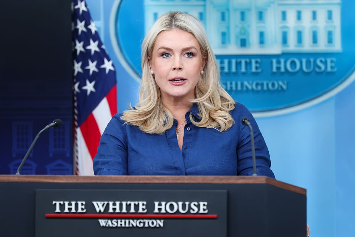 White House: Strait of Hormuz Closure 'Completely Unacceptable' Under Ceasefire