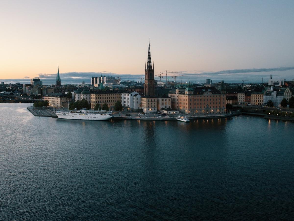 Low Net Exposure Offers Little Shelter for Colosseum