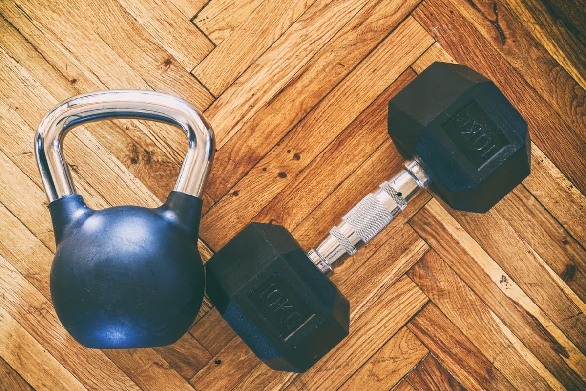 Kettlebells vs Dumbbells: Which Is Better for Your Strength Workouts?