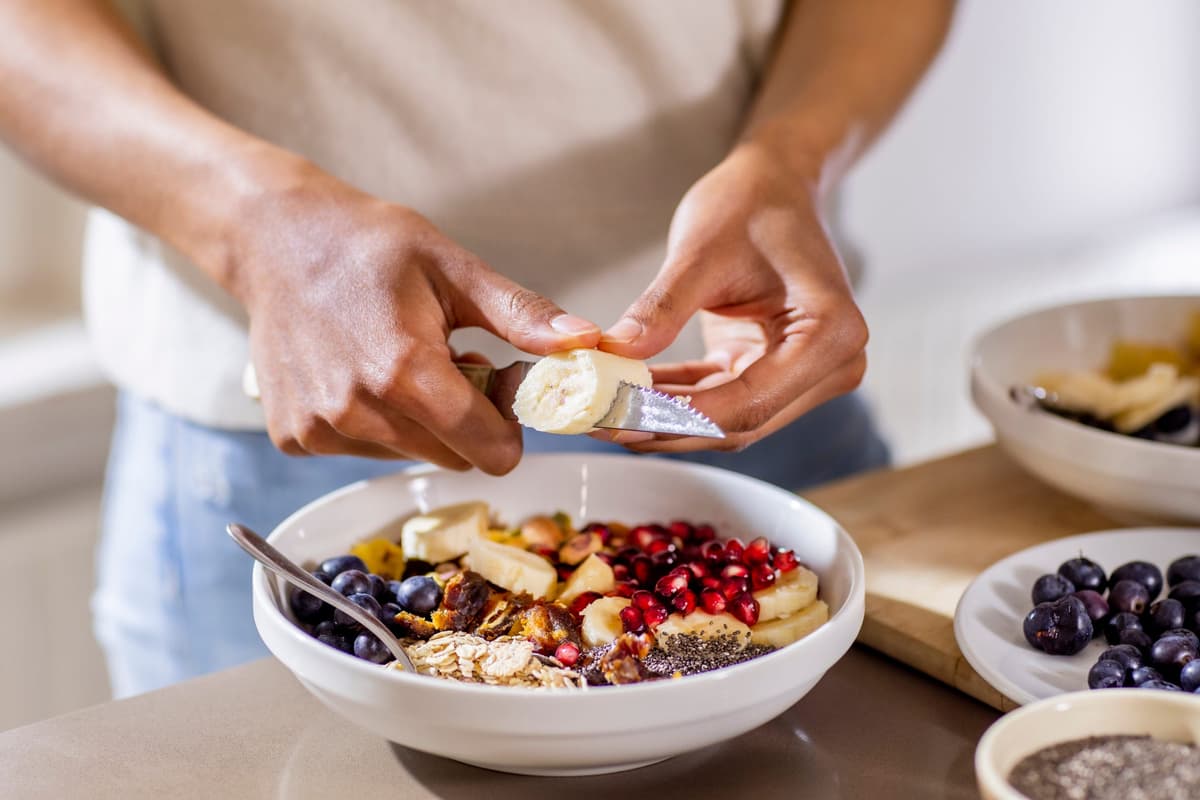 How to Maintain a Healthy Calorie Deficit While Fueling Your Workouts
