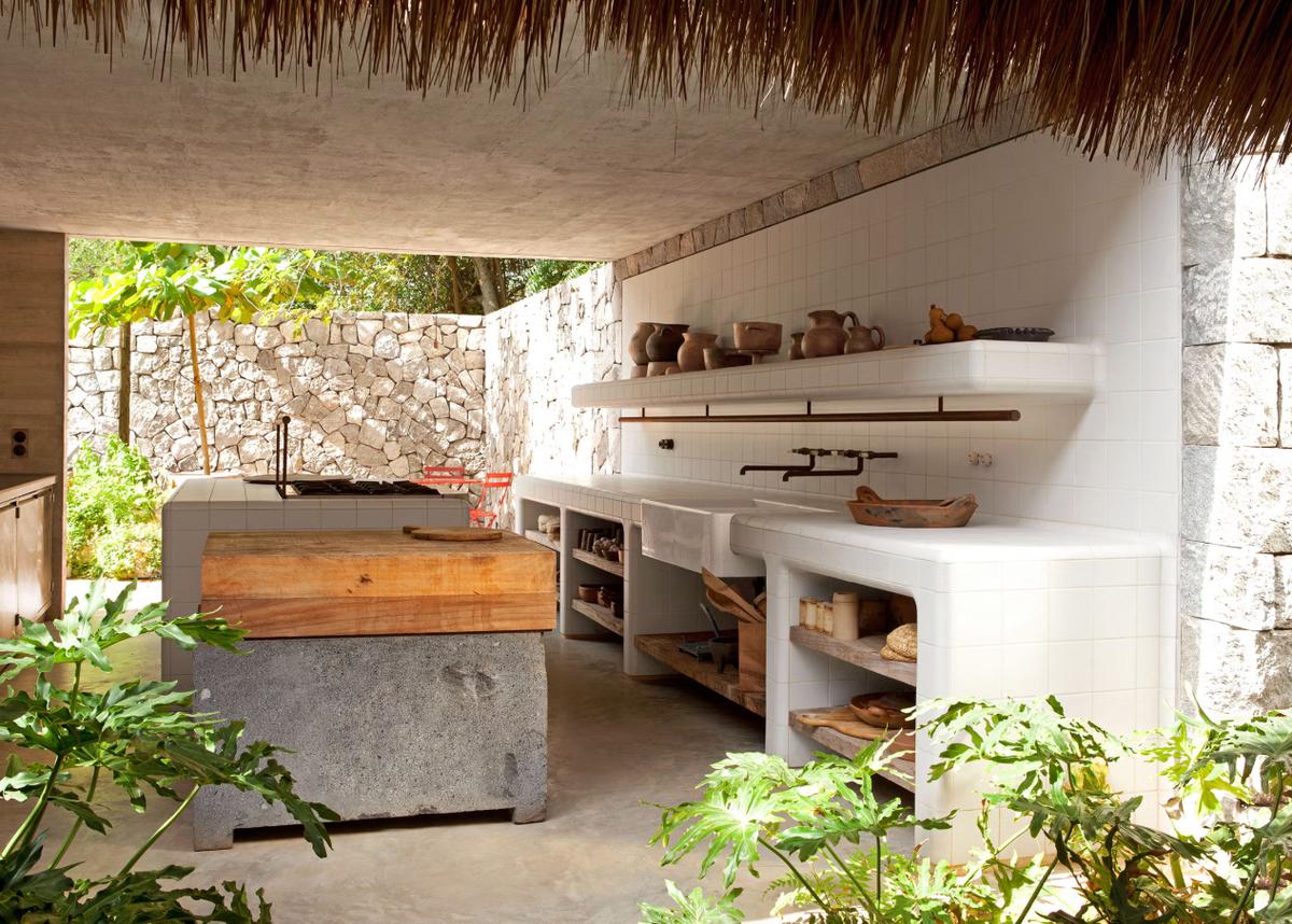 The Outdoor Kitchen Trends Designers Are Seeing Everywhere Right Now