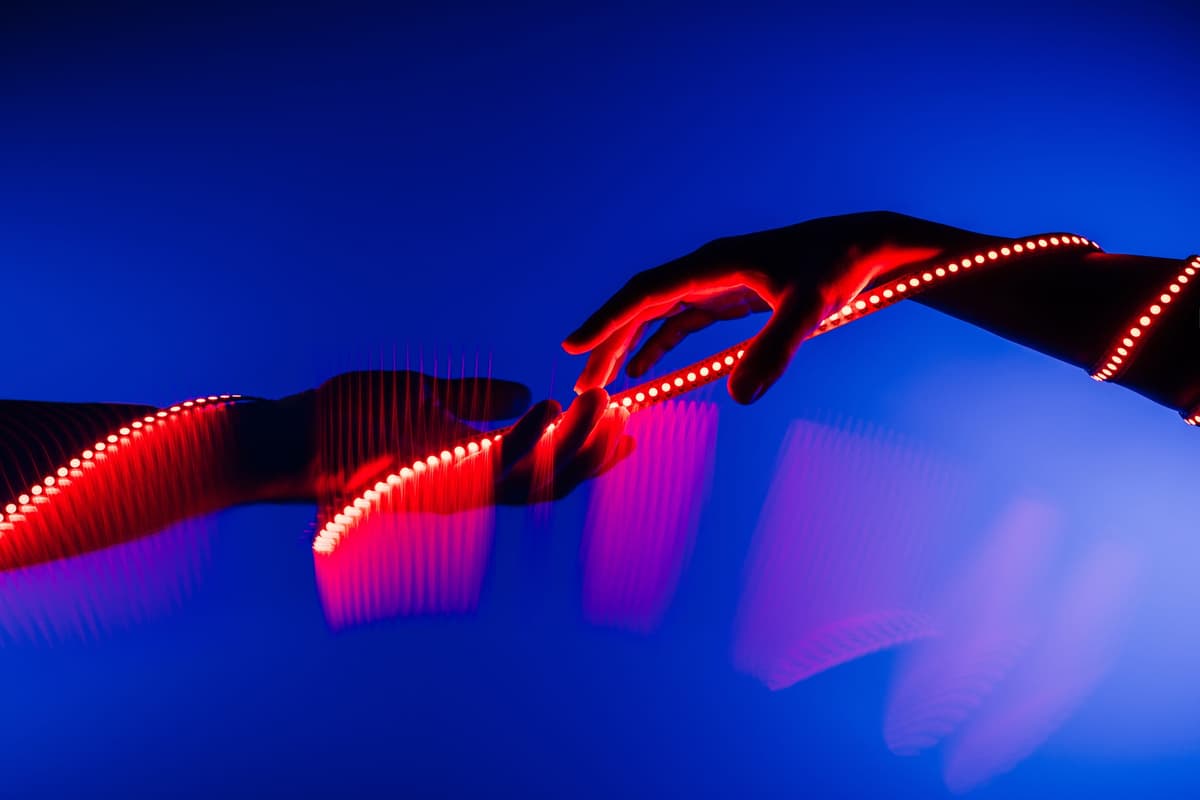 This Is How to Use Red Light to De-Age Your Hands
