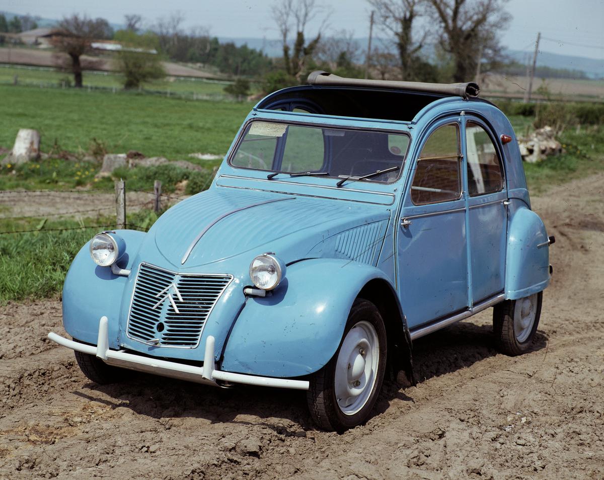 Citroën Wants to Revive the Spirit of the 2CV With a New $18,000 EV