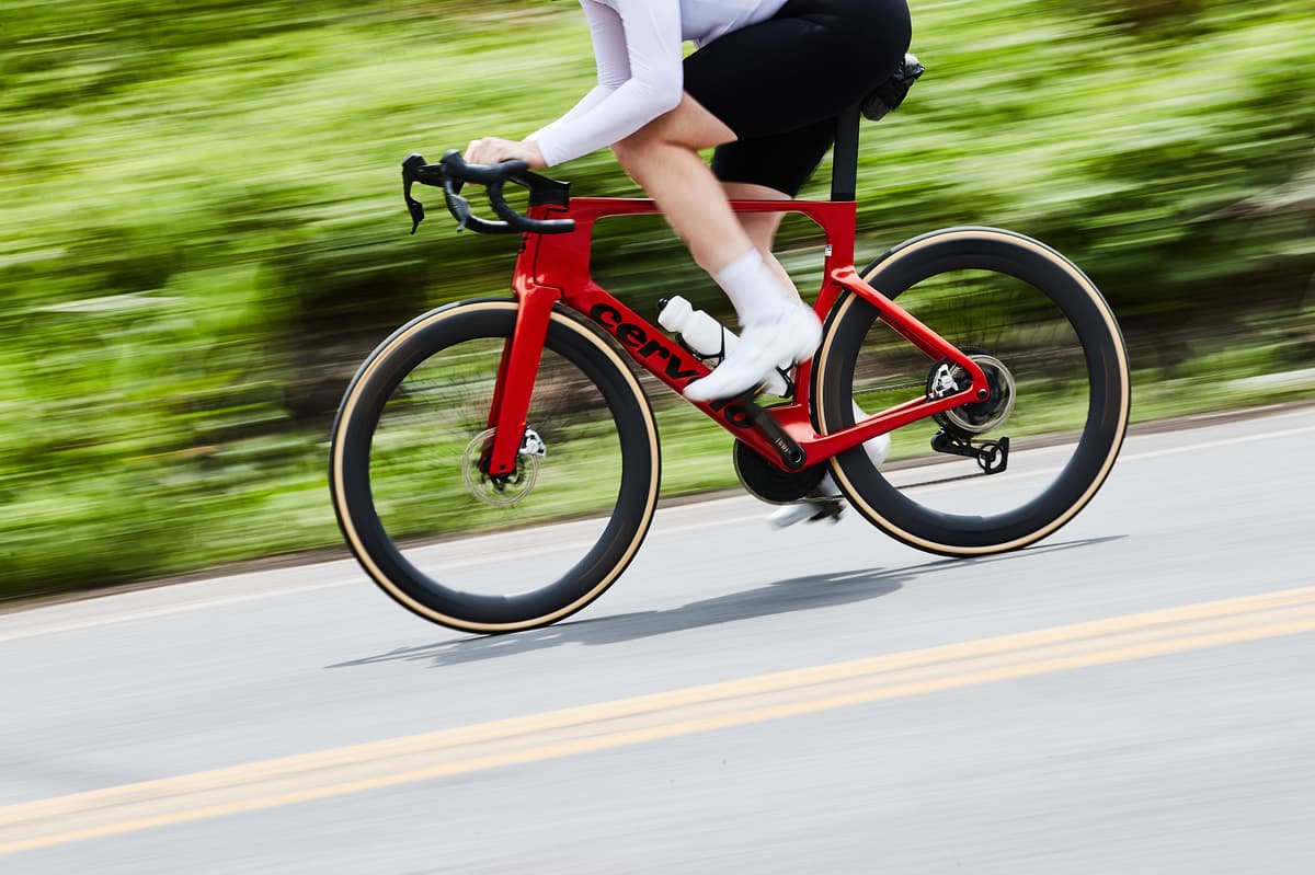 You’re Not Alone If You’ve Wondered: Do Aero Bikes Actually Make You Faster? Here’s the Truth.