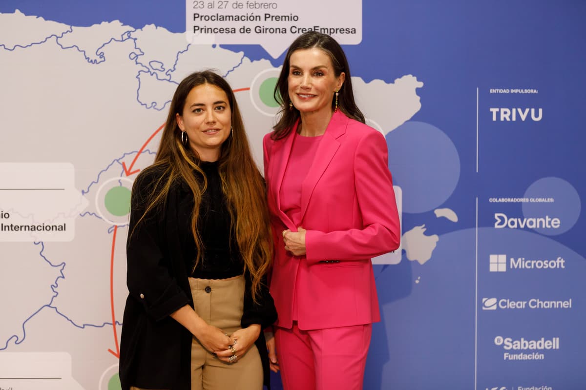 Queen Letizia Steps Out in Hot Pink Hugo Boss Pantsuit for a Prestigious Art Award Ceremony