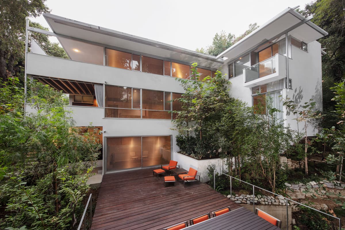 A Stream Runs Through This Rare Richard Neutra House—And It’s Now for Sale