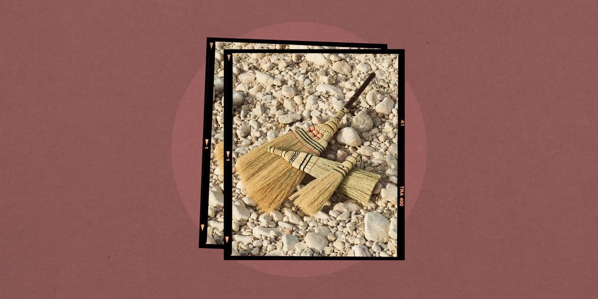 Why I’m Suddenly Obsessed with a Hand Broom