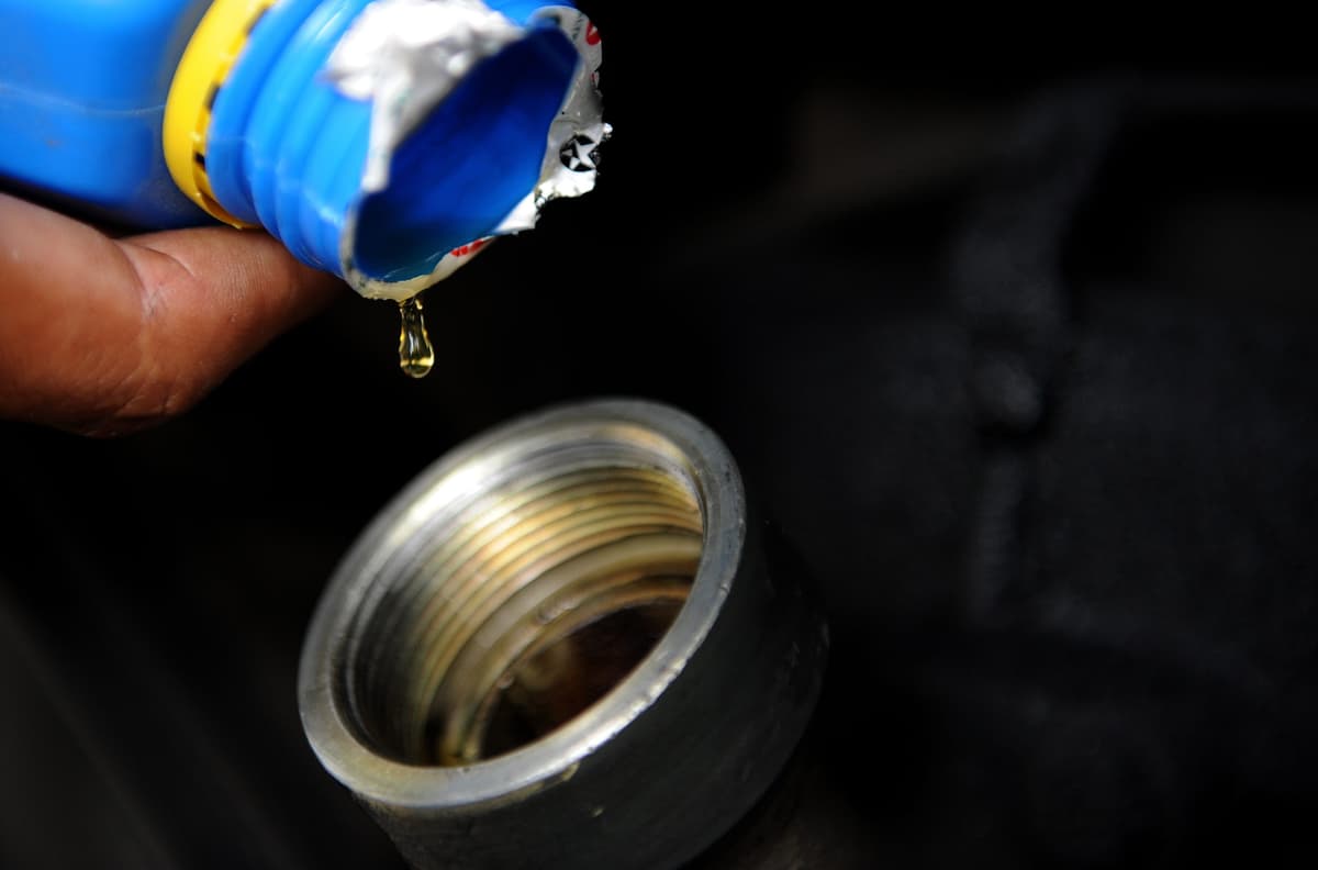 U.S. Supply of Synthetic Oils Reportedly in Danger Through Mid-2027 Due to Middle East Conflict