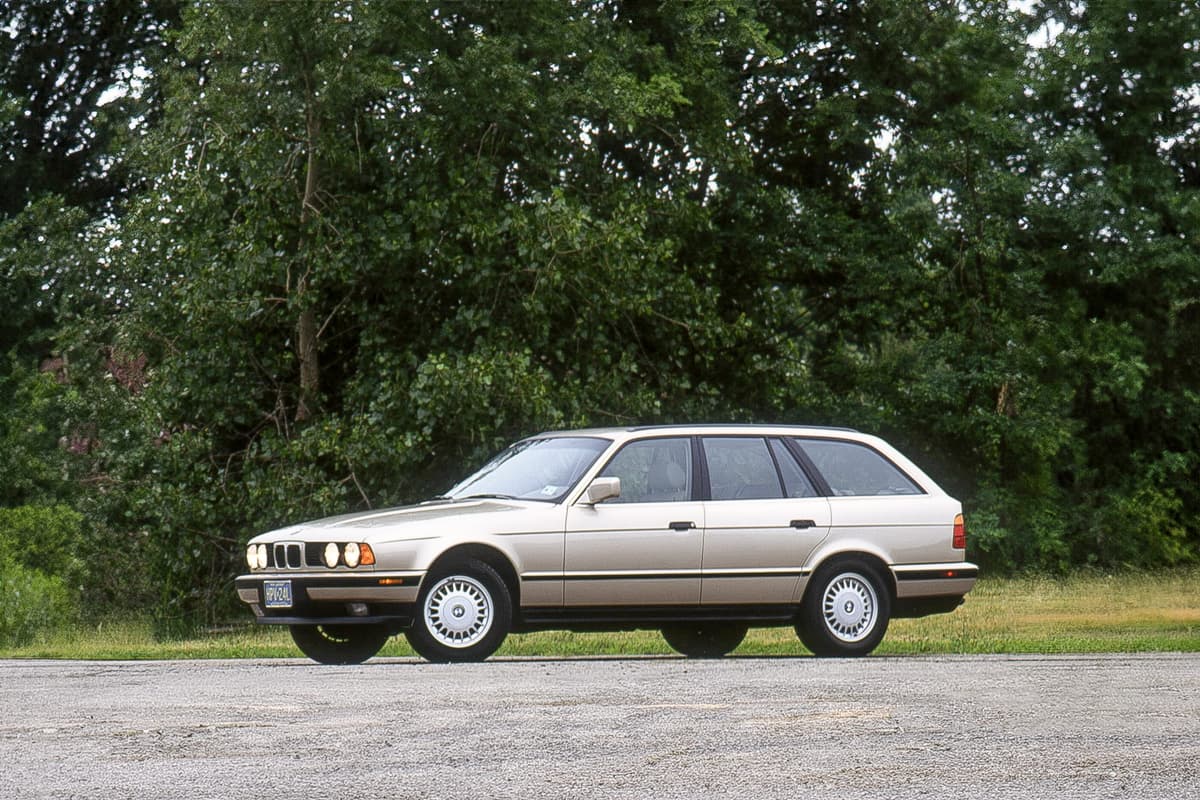 1993 BMW 525i Touring Tested: BMW's First Wagon in America