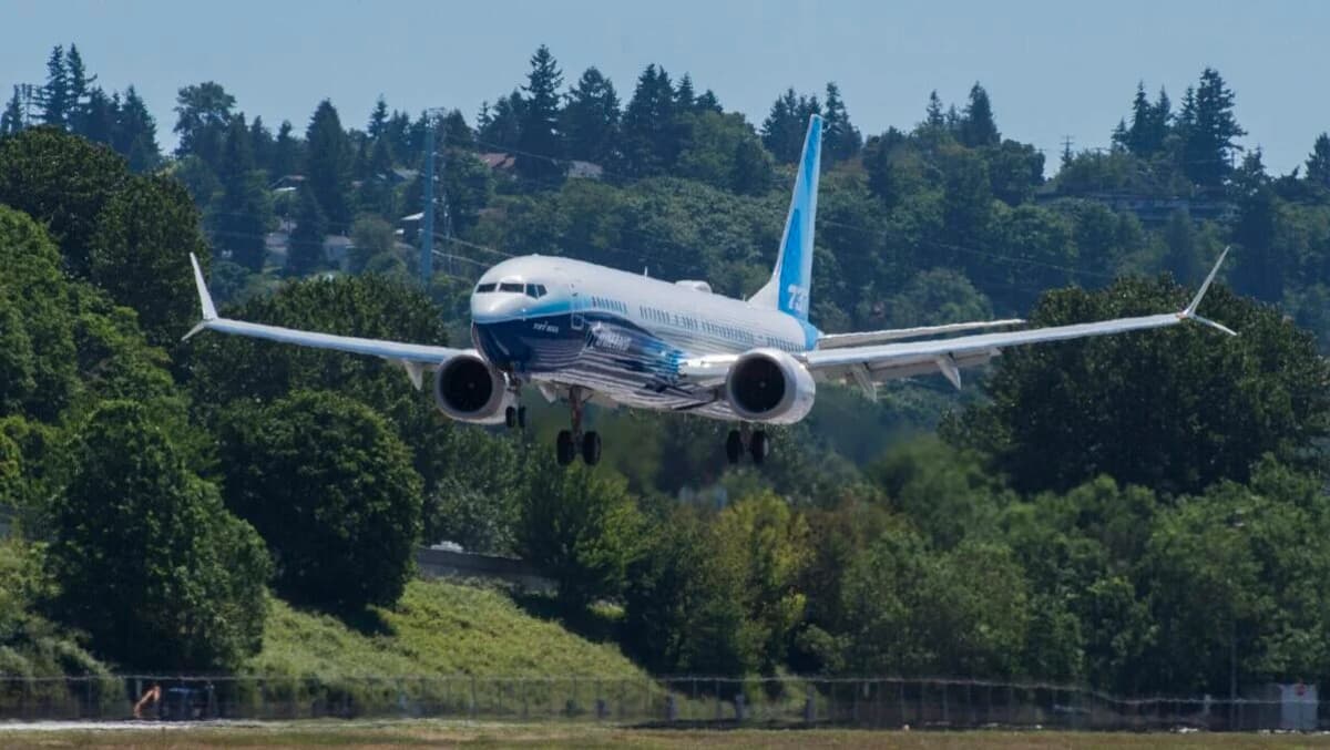 Boeing Posts Fourth-Quarter Profit Despite Losses in Commercial Aircraft, Defense Units