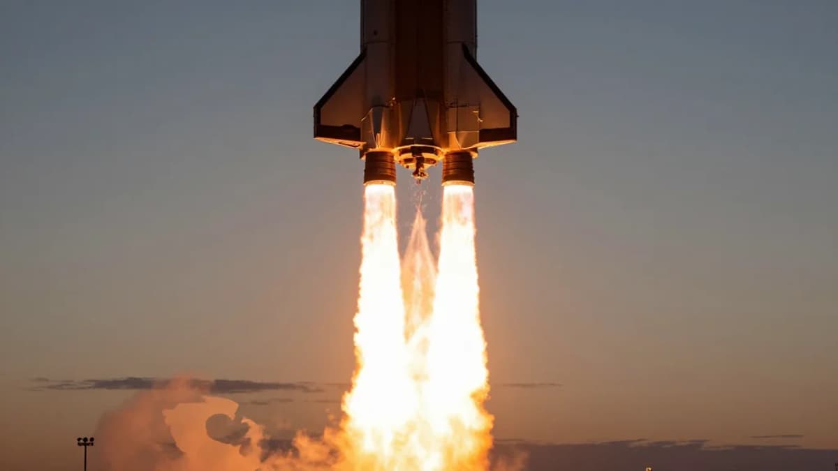 Trump Invokes Space Triumph, Omits NASA, Emphasizes American Pride