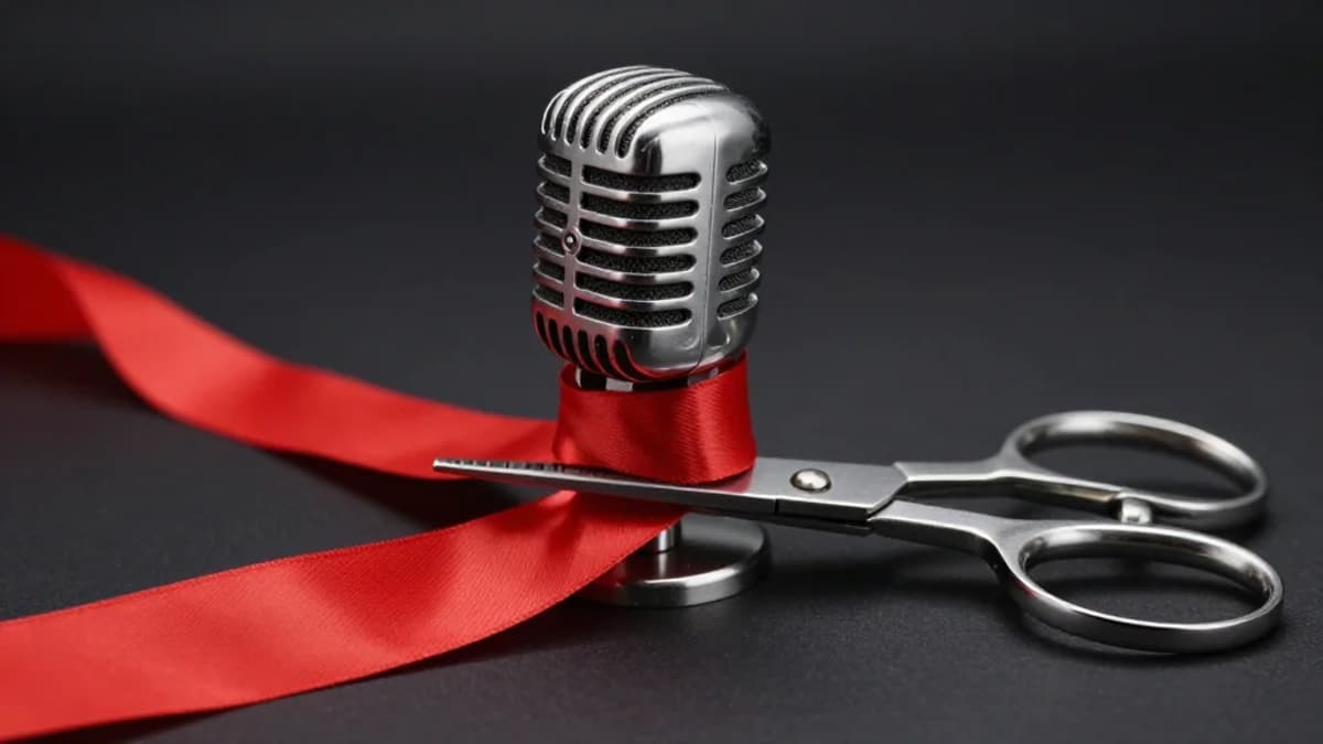 Lake Repeatedly Fires VOA Staff Despite Rehiring