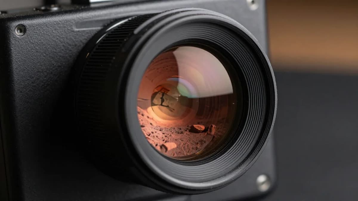 Mars Reconnaissance Orbiter’s High Resolution Camera Is Showing Its Age