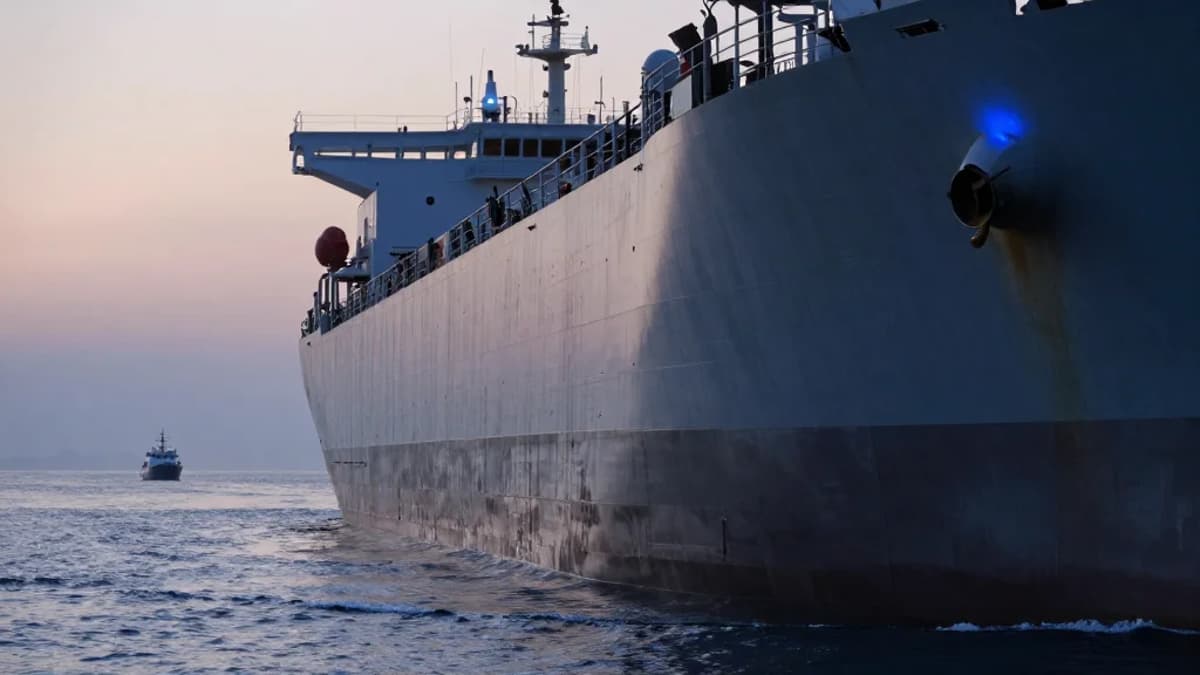 Illegal Iran-India Fuel Smuggling Fuels Refineries, Not Politics