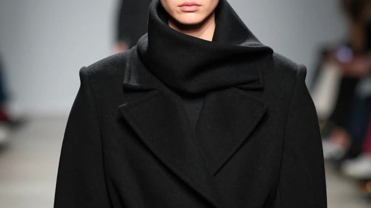 Balenciaga Fall 2026: Collar Me Beautiful