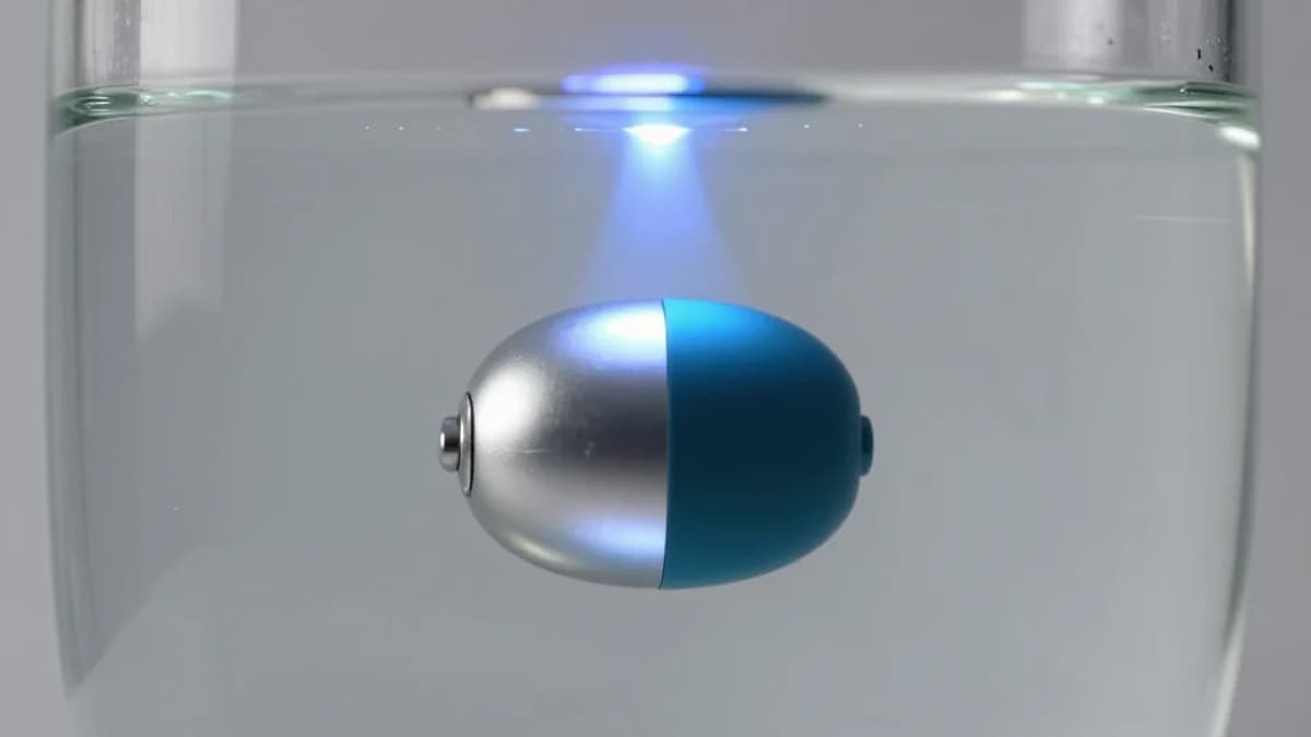 Silver‐enhanced Photoresponsive G‐C3N4/Ag Janus Microrobots With Negative Photogravitaxis Efficient Antibiotic Degradation