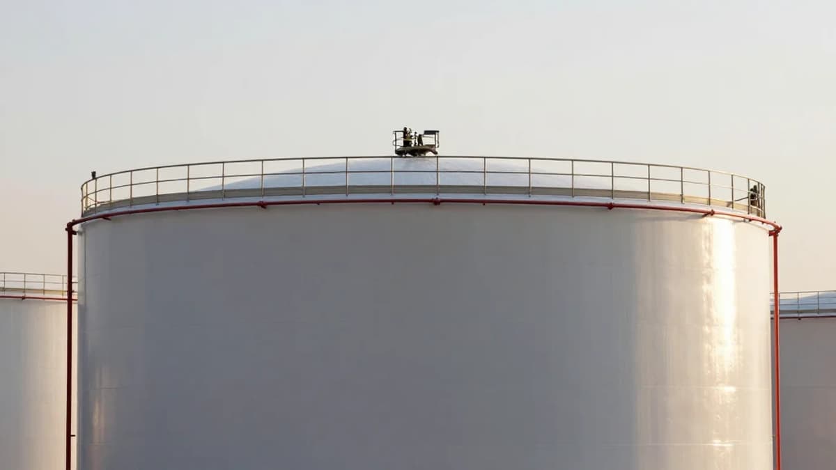 Shippers and Oil Traders Seek Details on Trump’s Convoy Plan