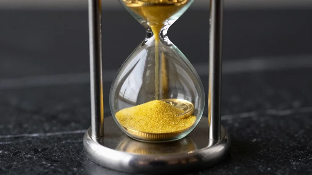 How to Read Crypto Markets With Data, Not Narratives