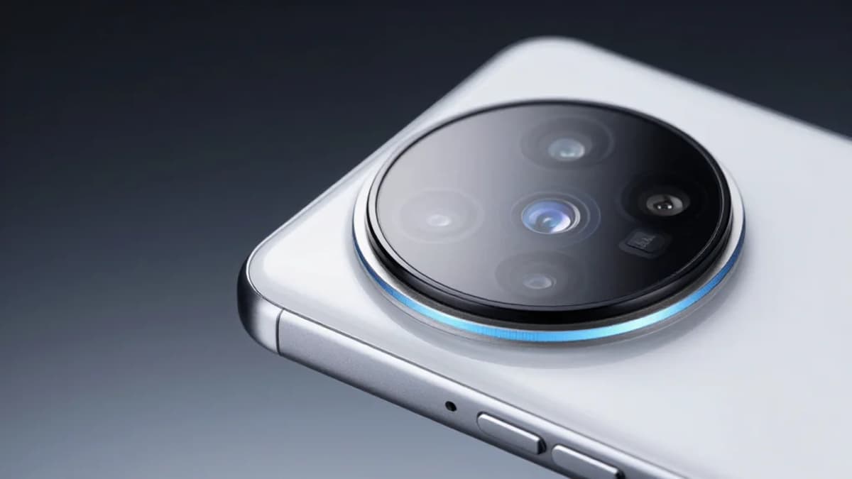 Xiaomi 17 Ultra Packs 200MP Leica Variable Zoom