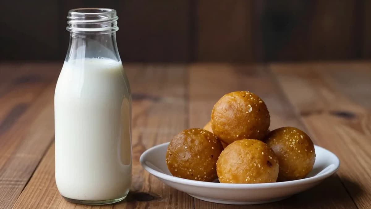 In Agra, a Small Dairy Outlet Grows Around Daily Milk Supply and Local Demand