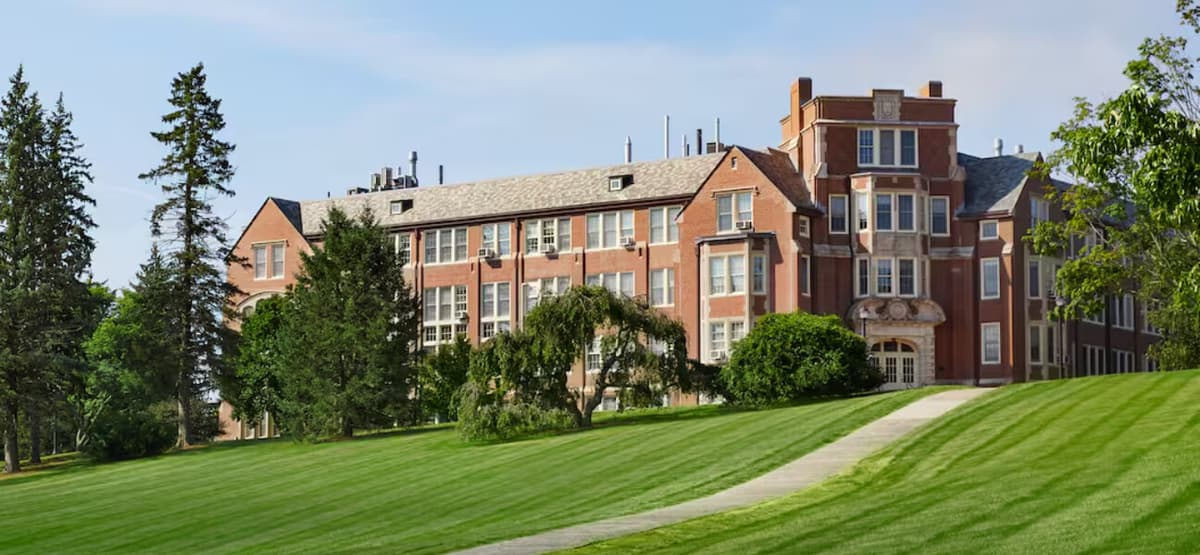 West Anderson Partners Acquires Graduate by Hilton Storrs