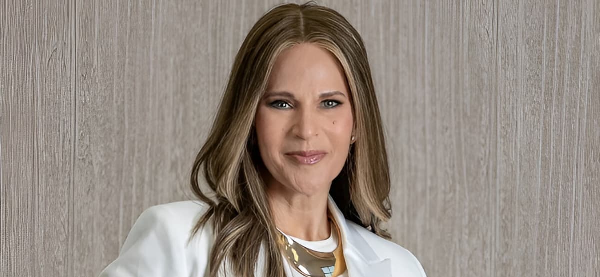 Andaaz Manufacturing Partners with Stacy Garcia Design Studio