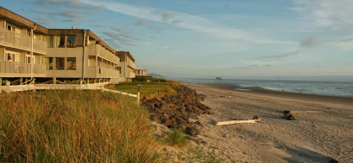 Philo Hospitality Acquires Surfside Beachfront Resort