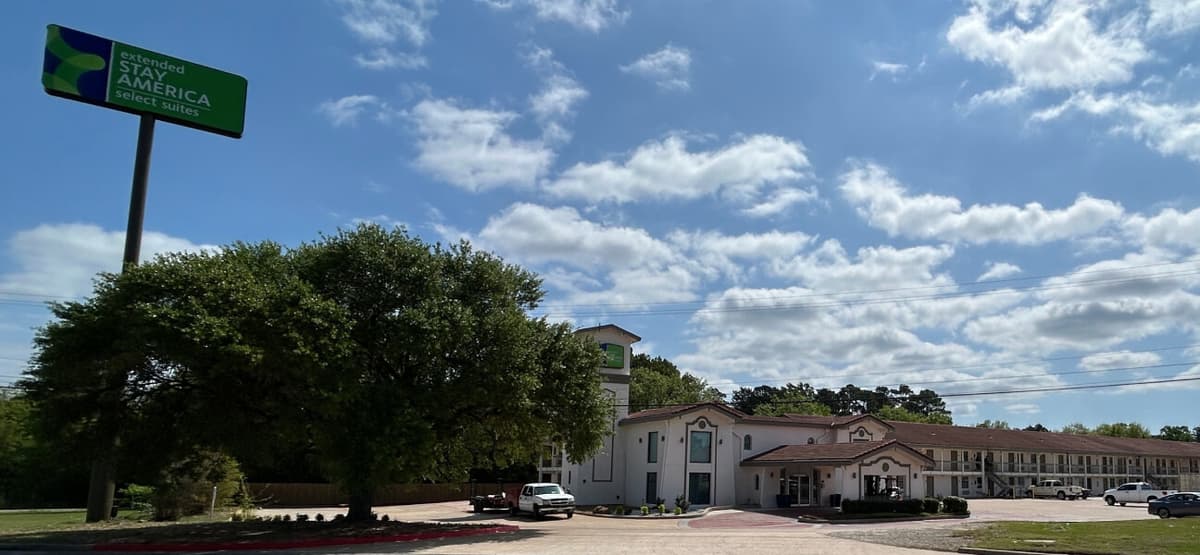ESA Opens Select Suites Property in Longview, TX