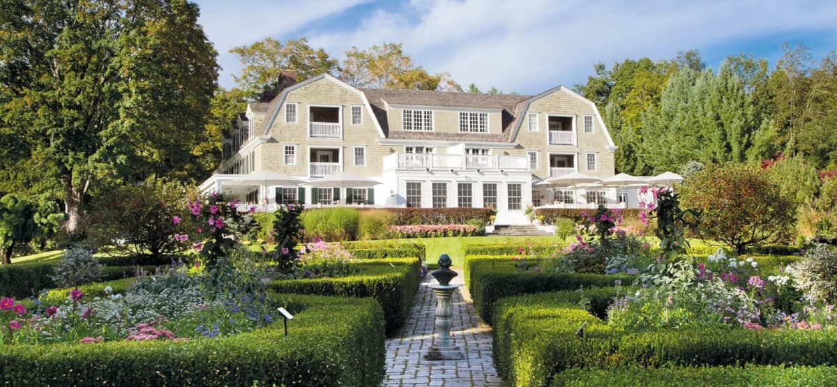 DoveHill Acquires Mayflower Inn & Spa, Auberge Collection