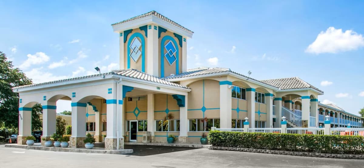 Kabani Hotel Group Arranges Two Kissimmee Hotel Sales