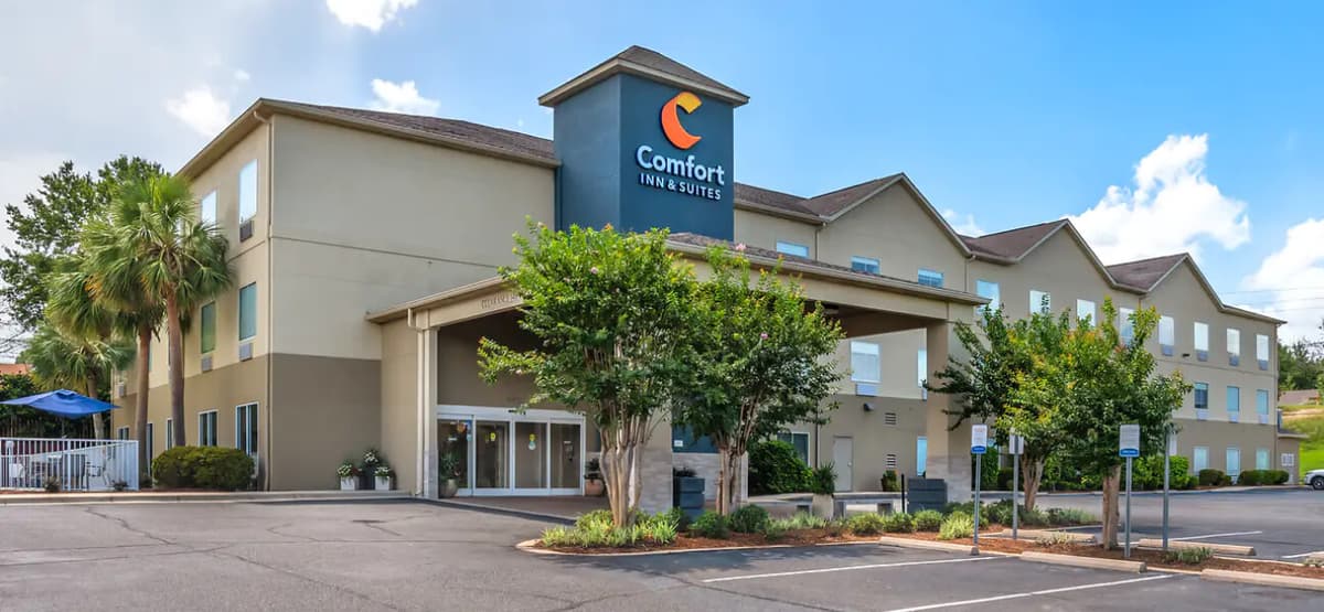 RIDHAAN Realty Group Purchases Comfort Inn & Suites Crestview South