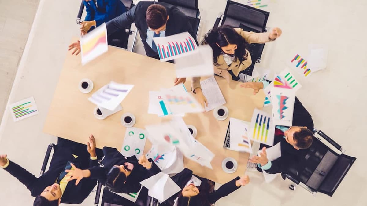 How HR Leaders Can Turn the ‘Silver Tsunami’ Into a Talent Advantage