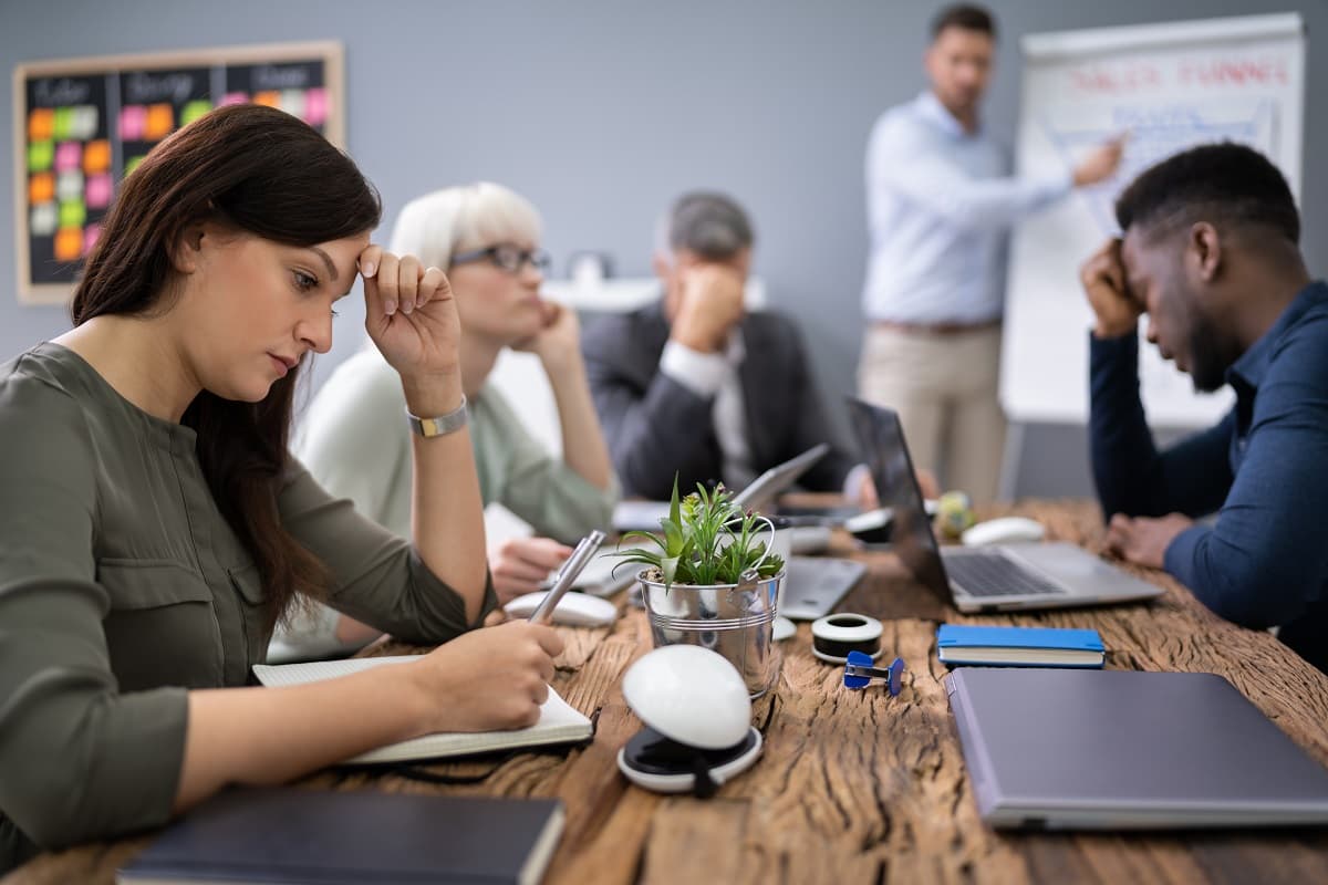 Employee Engagement Sinks as Workers Struggle with Digital Overload